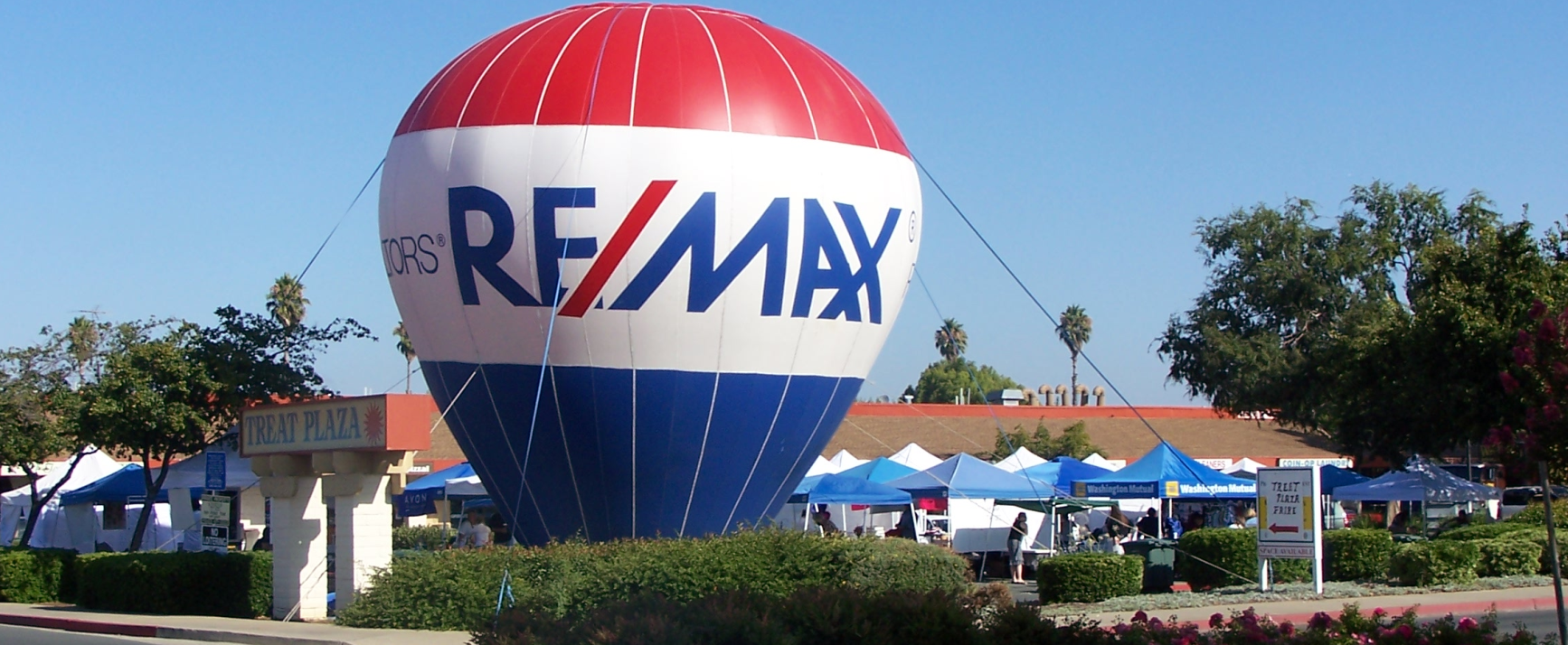 RE/MAX 35 Foot Cold Air Inflatable